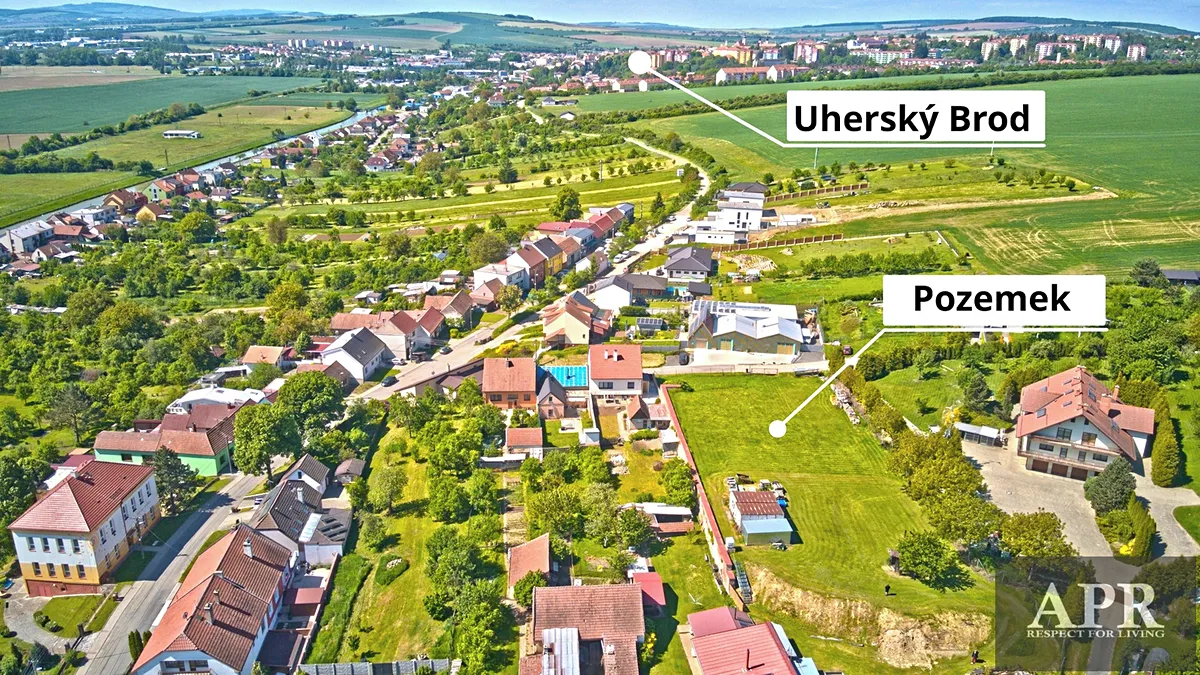Prodej stavebního pozemku 2554 m²